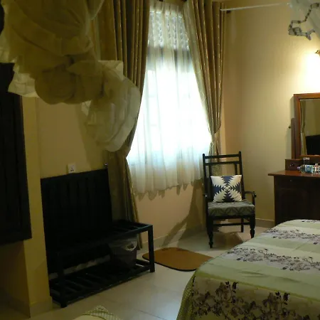 Freedom Lodge, Канди Экстерьер фото